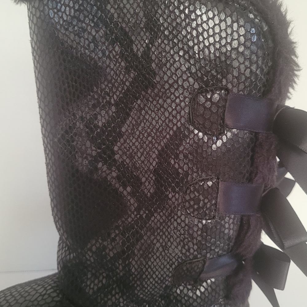 UGG Australia Snake Skin Pattern Bows Boots - Picture 7 of 14